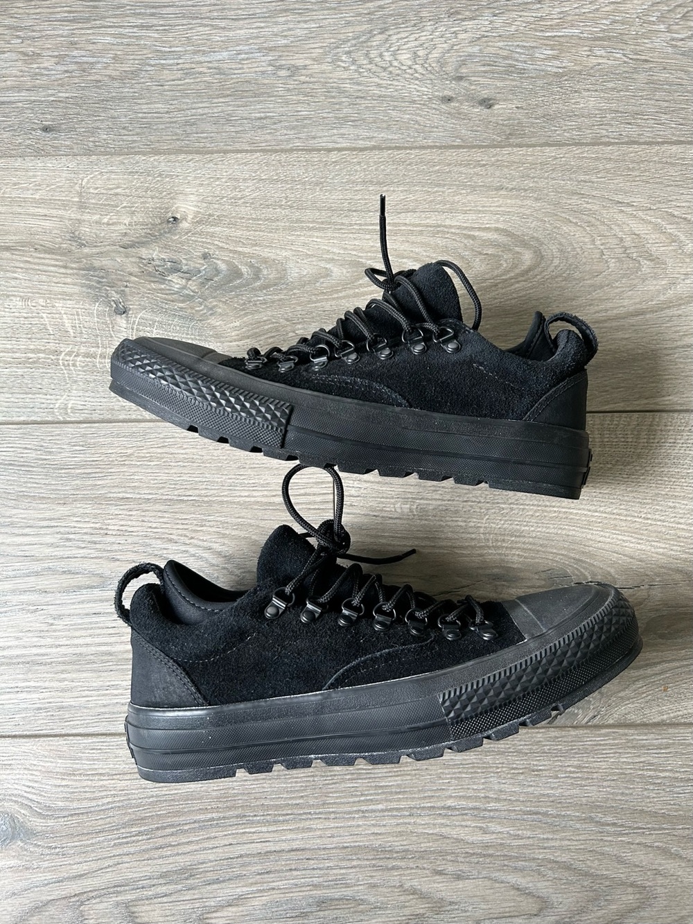 Converse Black Suede Chuck Taylor All Star Sneakers Descent Low Women's Size 9
